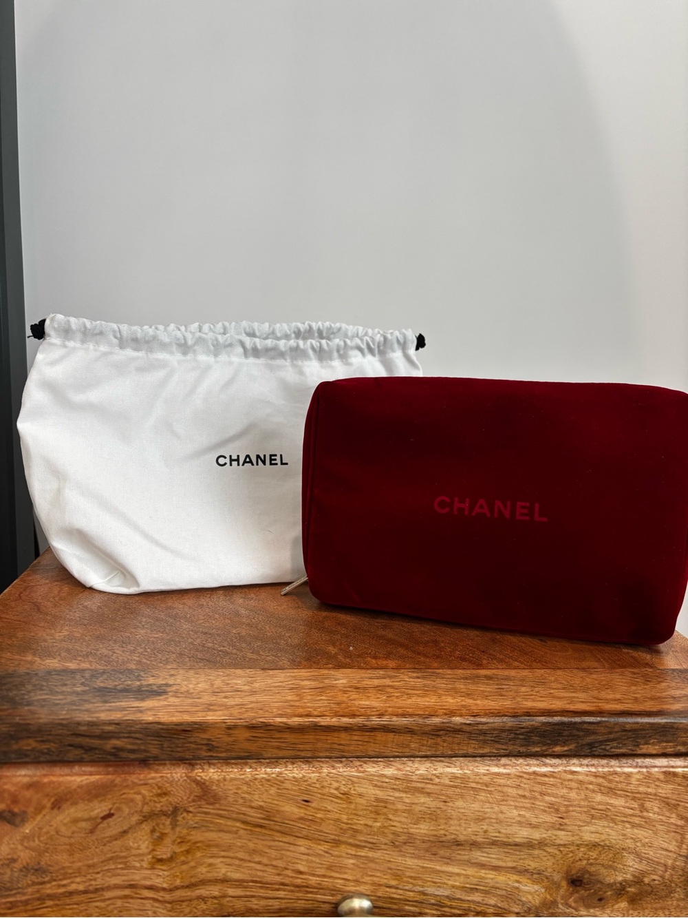 CHANEL luxe velvet pouch